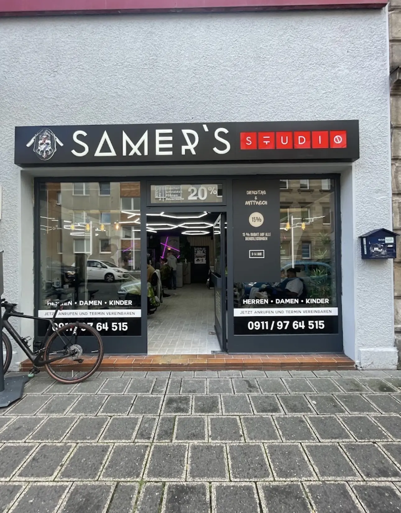 Eingang von Samer's Studio, Ludwigstraße 15 in Fürth
